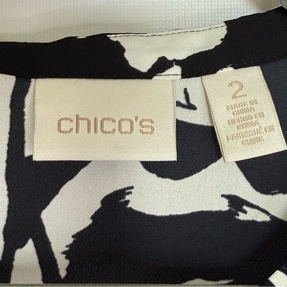 Chico's Black and White floral long sleeve Abstract Blouse size 2 (large 12) - Picture 4 of 11